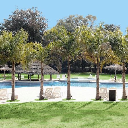 Howard Johnson Pilar Resort Spa & Convention Center Eksteriør billede