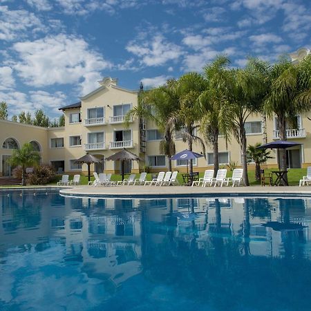 Howard Johnson Pilar Resort Spa & Convention Center Eksteriør billede