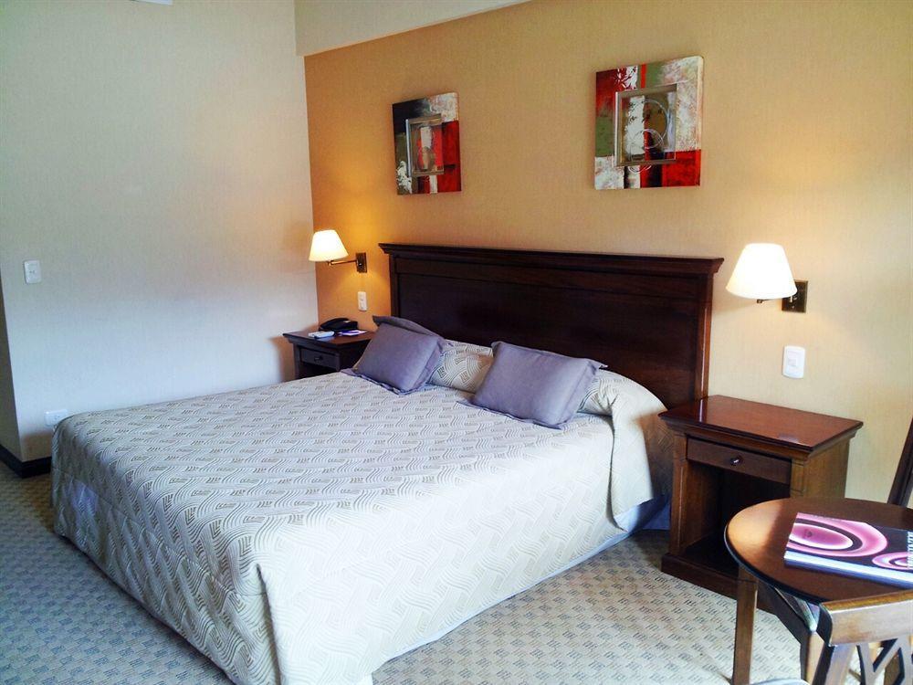 Howard Johnson Pilar Resort Spa & Convention Center Eksteriør billede