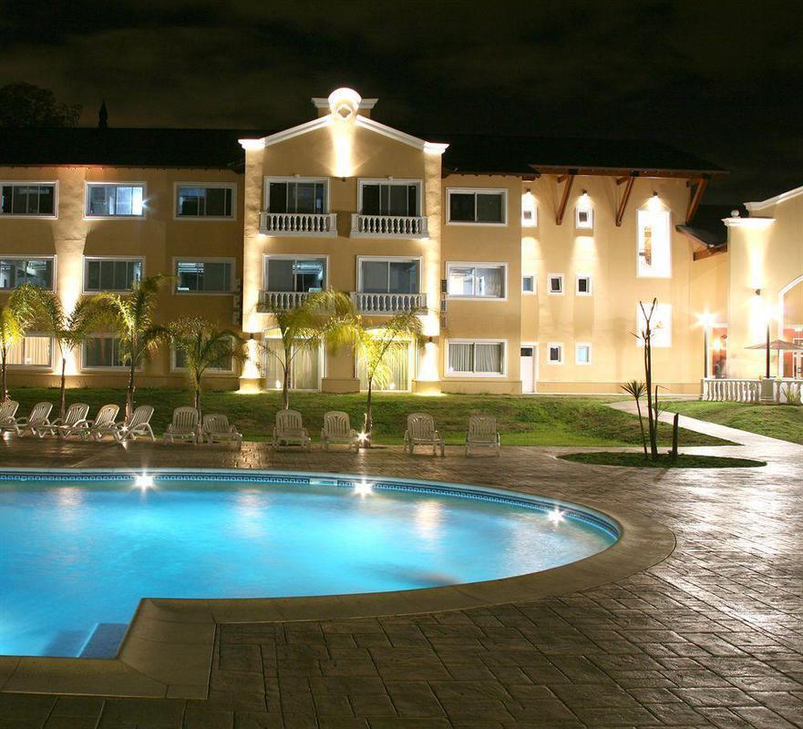 Howard Johnson Pilar Resort Spa & Convention Center Eksteriør billede