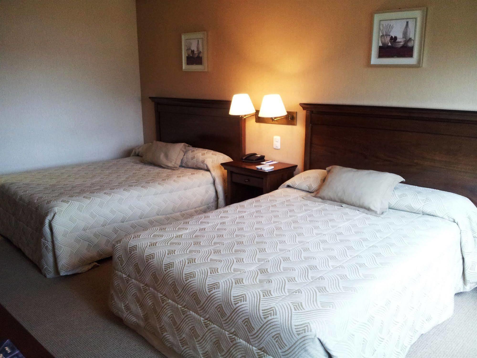 Howard Johnson Pilar Resort Spa & Convention Center Eksteriør billede