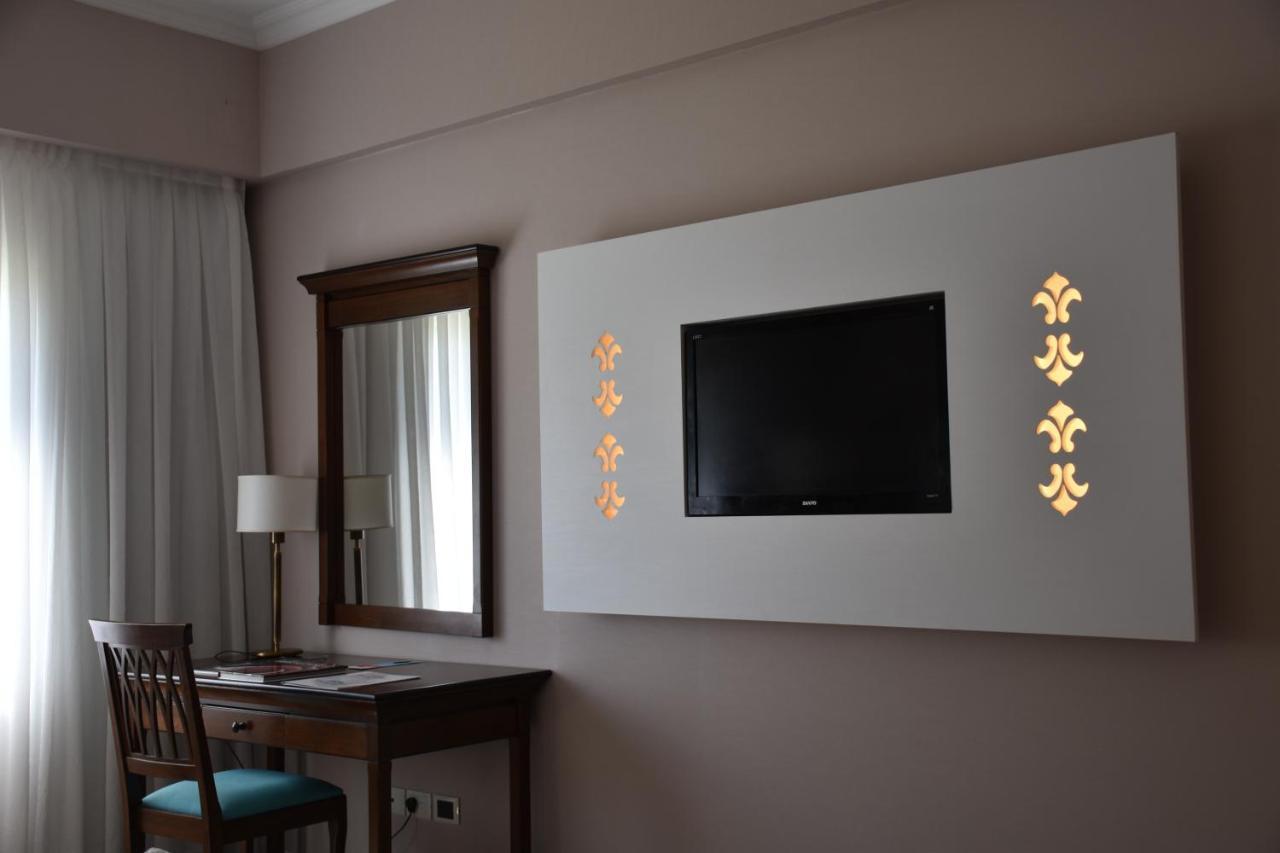 Howard Johnson Pilar Resort Spa & Convention Center Eksteriør billede